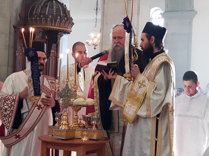 Свечано бденије уочи празника Светог Василија Острошког