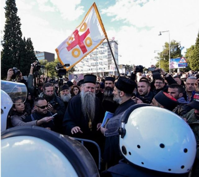 Адвокату Стојану Мићовићу МУП забранио улазак у Црну Гору