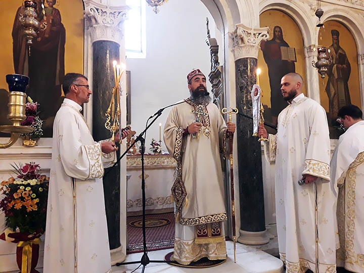 Саборни храм Светог Василија Острошког прославио крсну славу