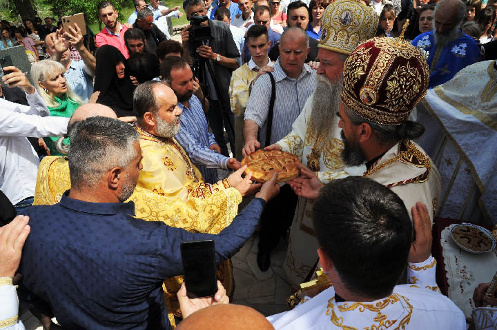 Литургијским сабрањем прослављена слава храма Светог Саве у Почивалима