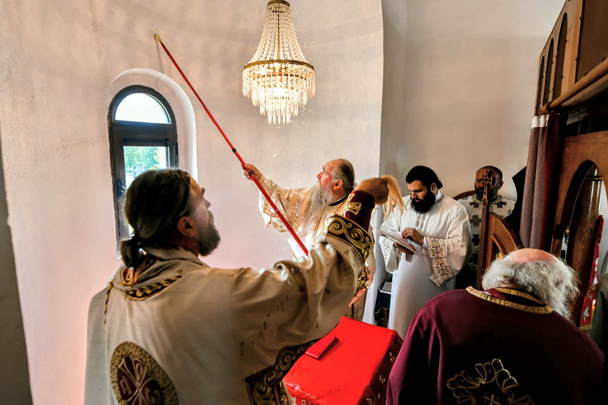 Освећење Храма преноса моштију Светог Николаја у Шљемену у Бањанима