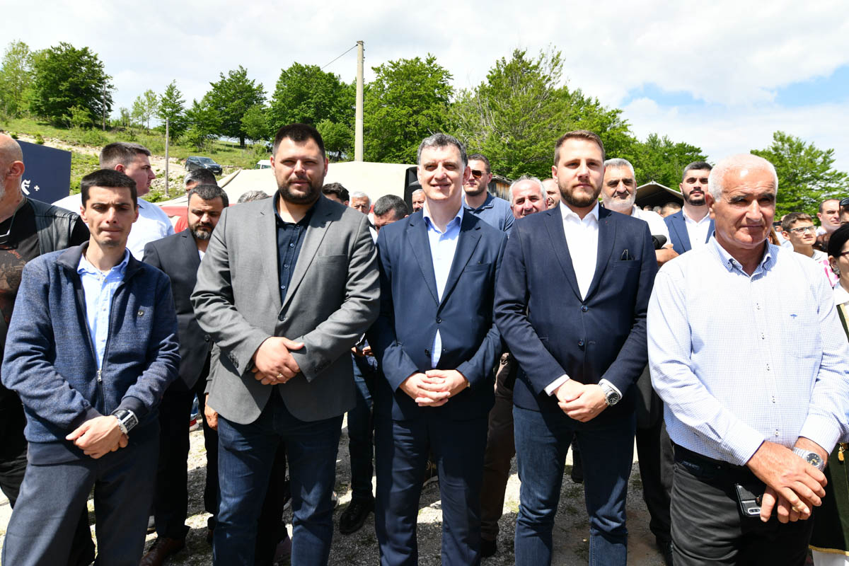 Освећење Храма преноса моштију Светог Николаја у Шљемену у Бањанима