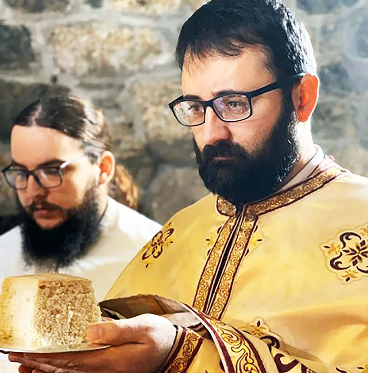 Одговор свештеника Огњена Фемића поводом текста за ИН4С