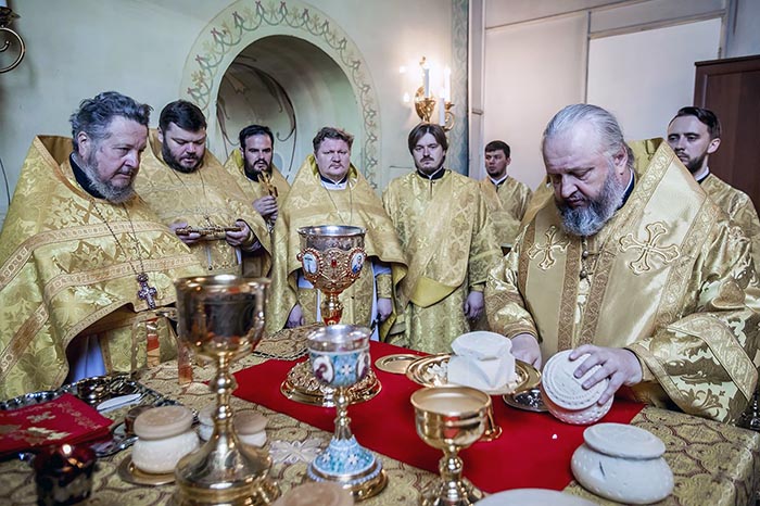 Света Архијерејска Литургија у Прокопјевску у Русији