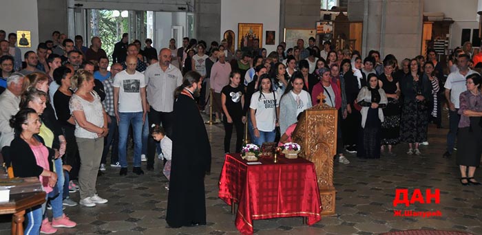 Молитвена свечаност у част Светог Нектарија Егинског у Никшићу