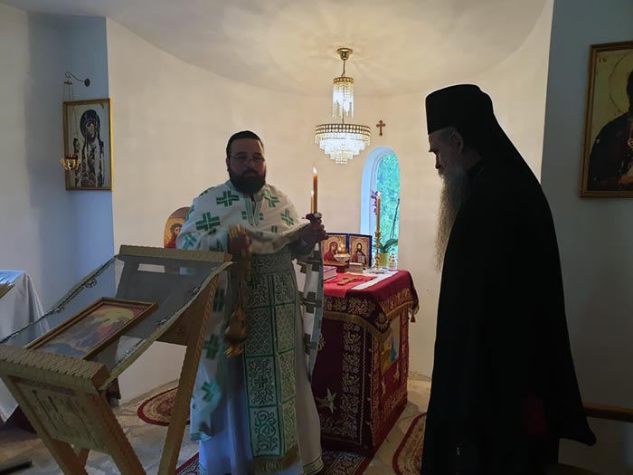 Литургија у Драговољићима