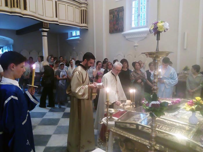 Свечана вечерња служба са петохлебницом поводом славе цркве Светог Спаса на Топлој