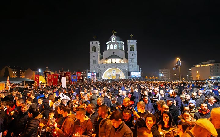 427 црногорских љекара стало у одбрану светиња