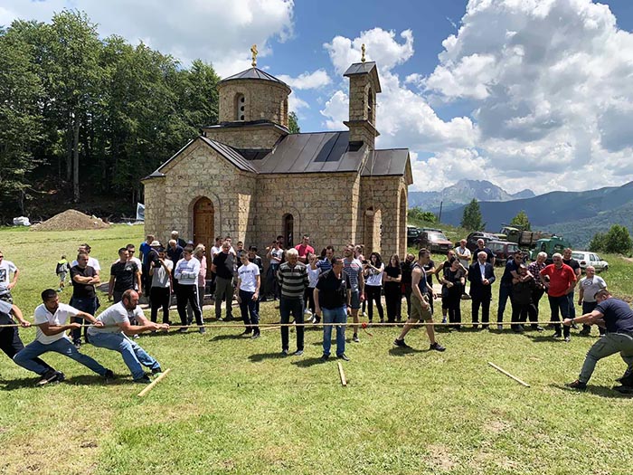 На Буковој Пољани свечано и свенародно прослављен Видовдан
