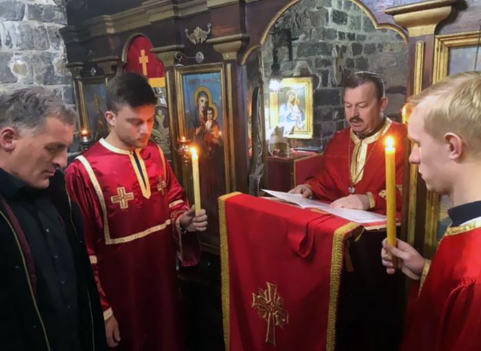 Литрургија у Цркви Светих апостола Петра и Павла у Бијелом Пољу