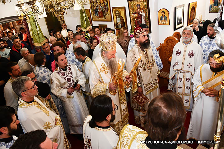 Митрополит Јоаникије на 22. годишњицу епископске хиротоније дочекан у Цетињском манастиру