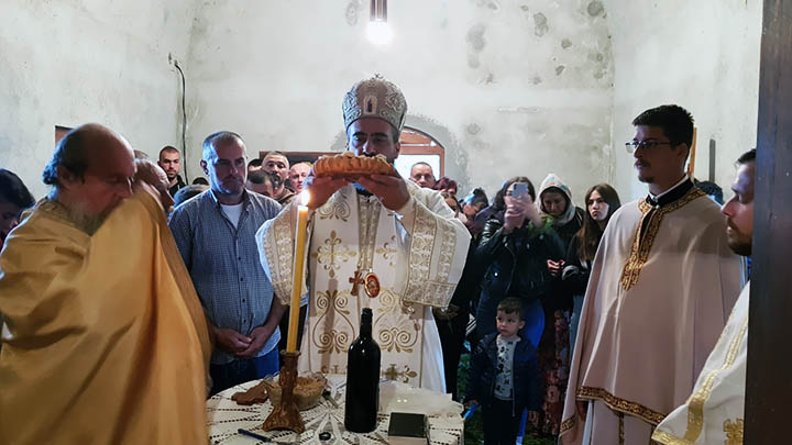 Епископ Методије богослужио у селу Азане