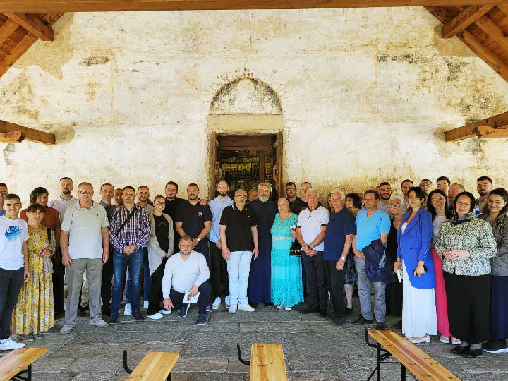 Литургију у цркви Светог Николаја у Никољцу служио протојереј Мирчета Шљиванчанин