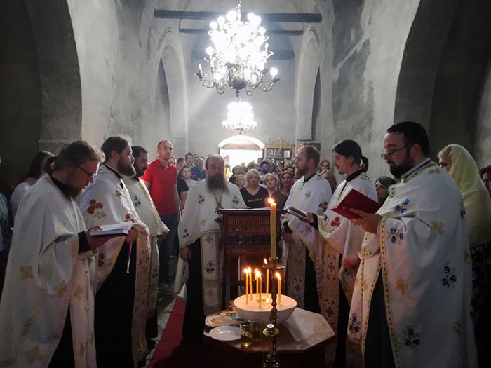 Света Тајна јелеосвећења у манастиру Ђурђеви Ступови