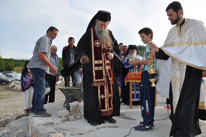 Освештани темељи храма Светог Илије у селу Мушевице