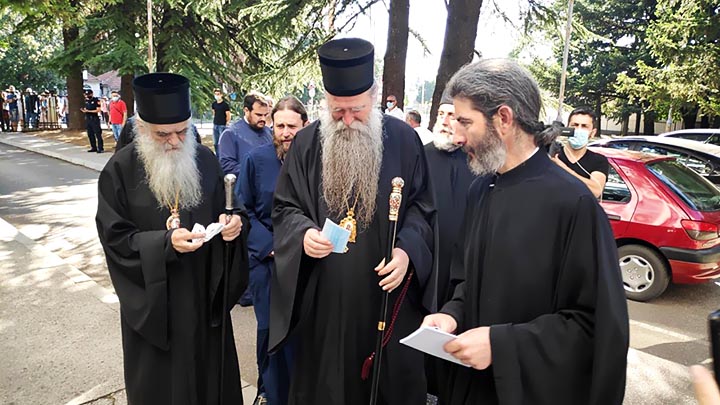 Суђење владици Јоаникију и осморици свештеника одложено за 4. септембар