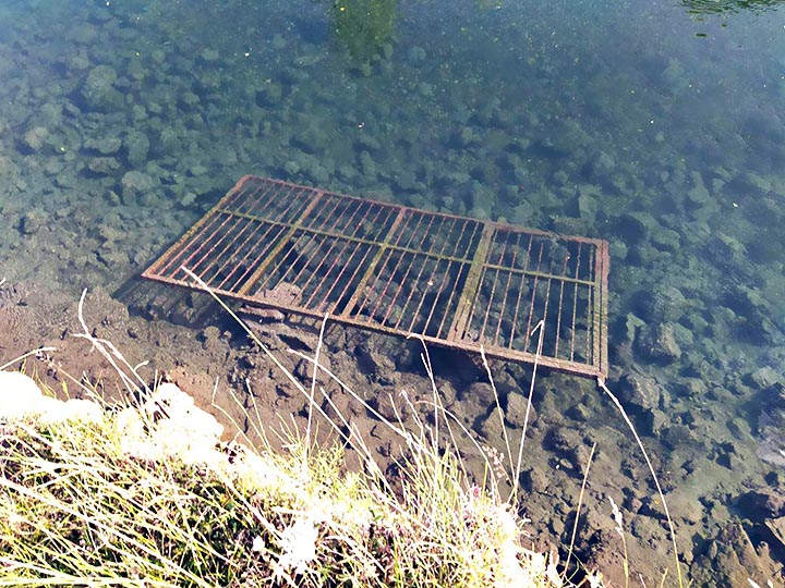 Нађена капија, која је отуђена са црквишта Светог Василија Острошког у Мартиновићима