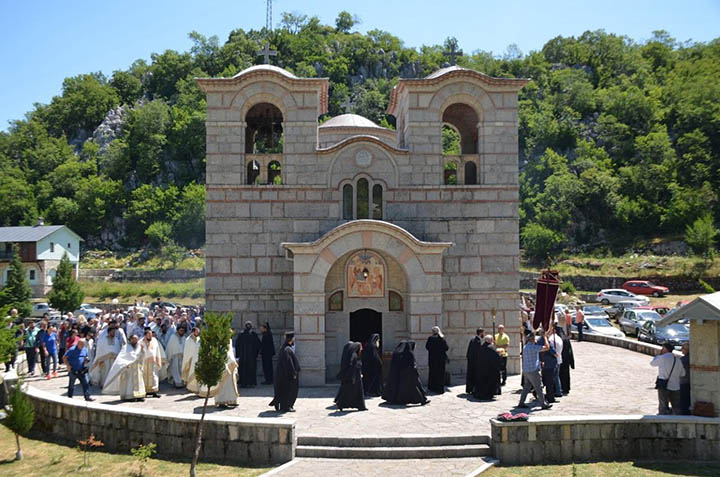 Ивањдан – слава острошког скита Јован до