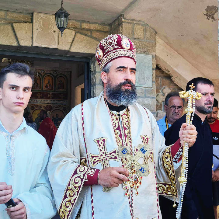 Света Архијерејска Литургија на Вучјем долу