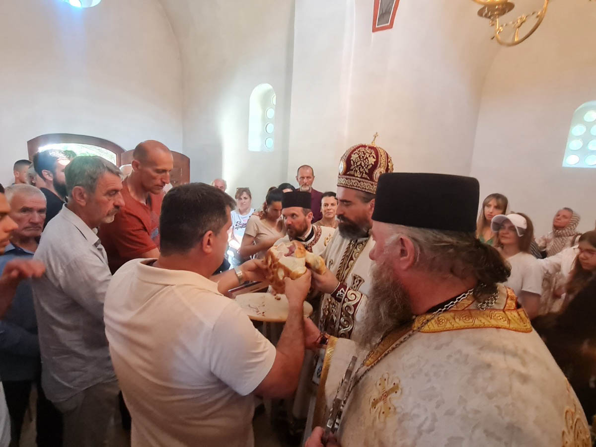 Епископ Методије богослужио у цркви Светог Ђорђа у Зминици