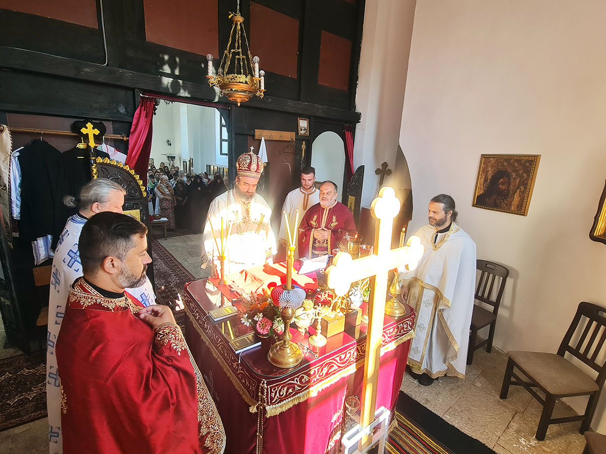 Литургијско сабрање на Видровану код Никшића