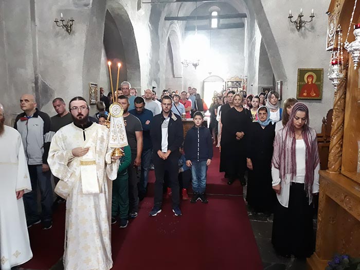 Литургија у манастиру Ђурђеви Ступови