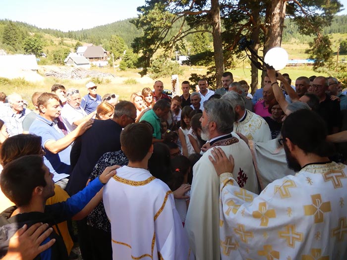 Богослужење у Кршу шаранском