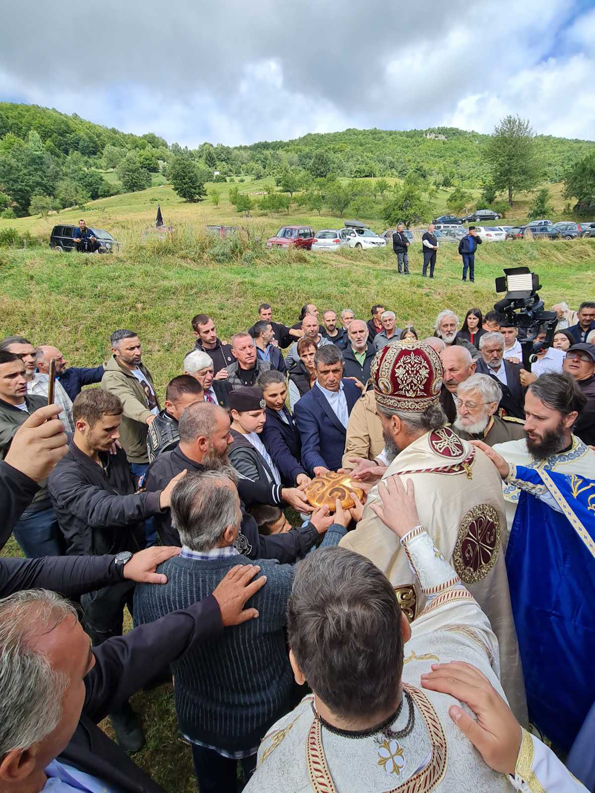 Епископ Методије богослужио у Горњем Заостру