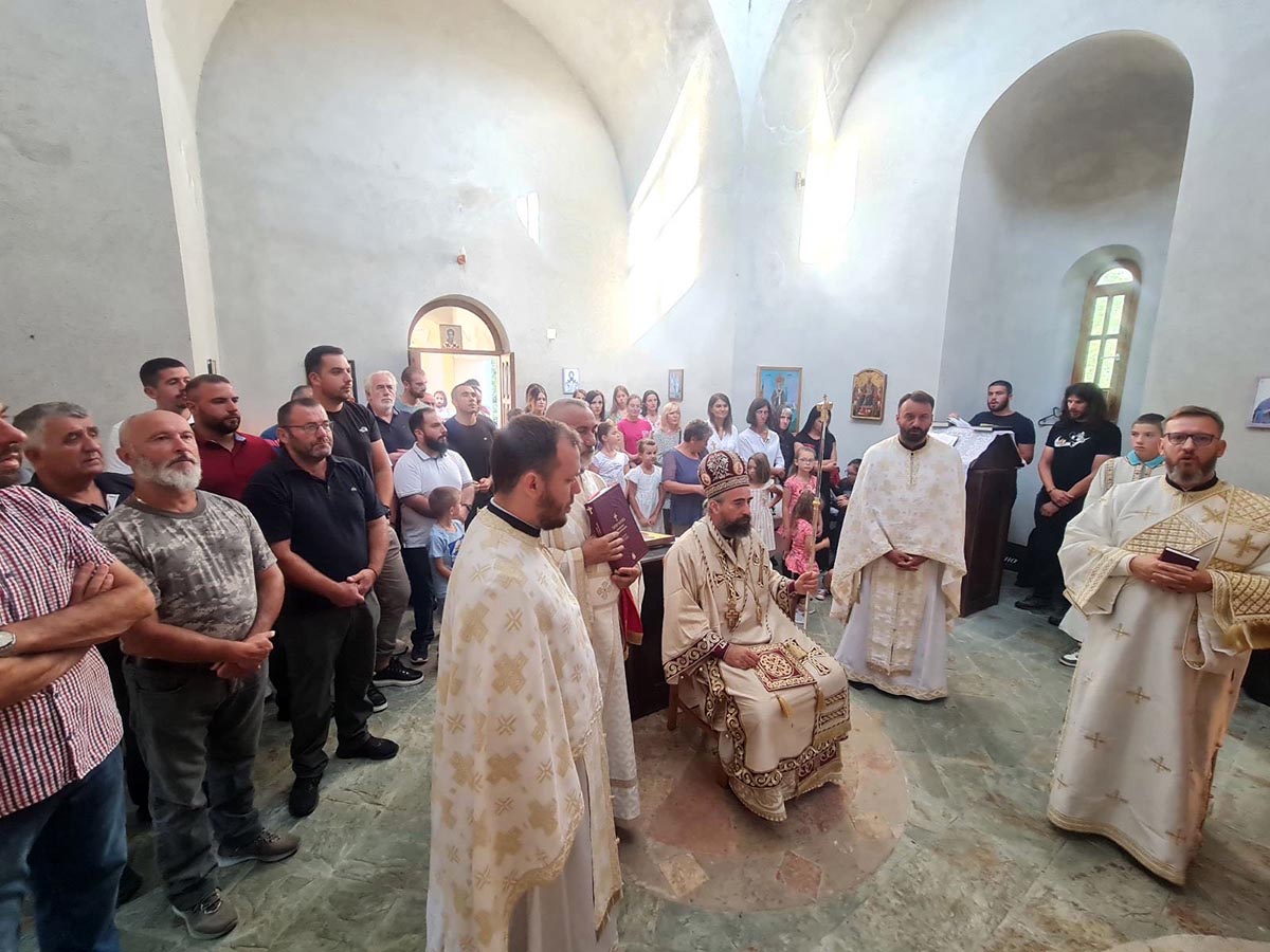 Епископ Методије богослужио у Војном Селу код Плава