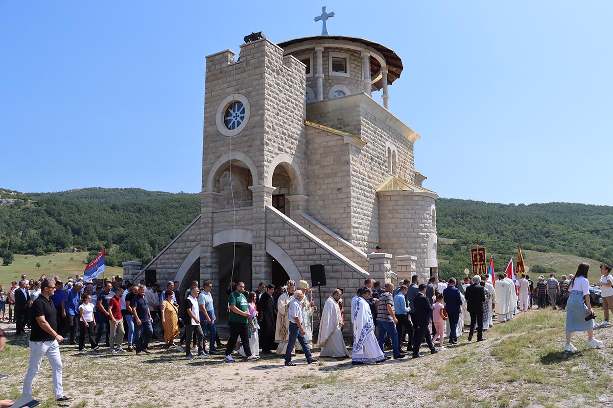 Архијерејска литургија на Вучјем Долу