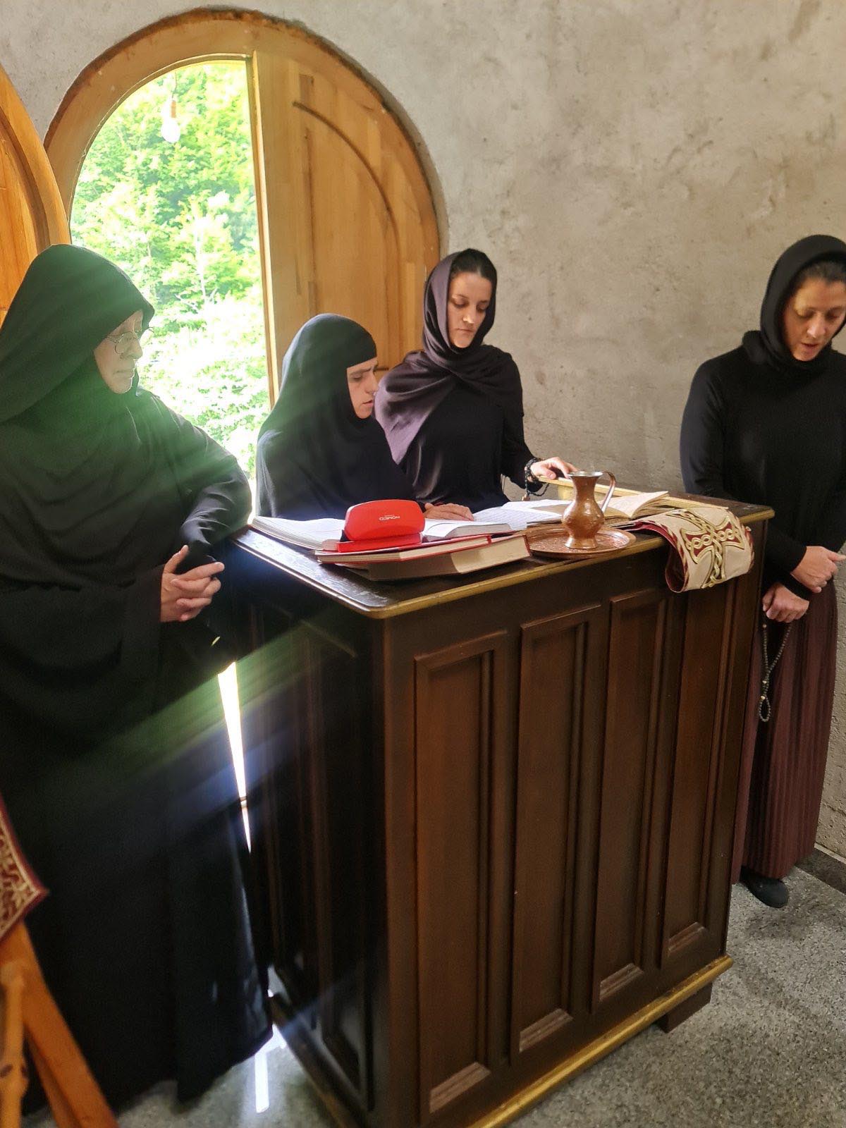 Литургијско сабрање у храну Свете Тројице у мјесту Виницка код Берана