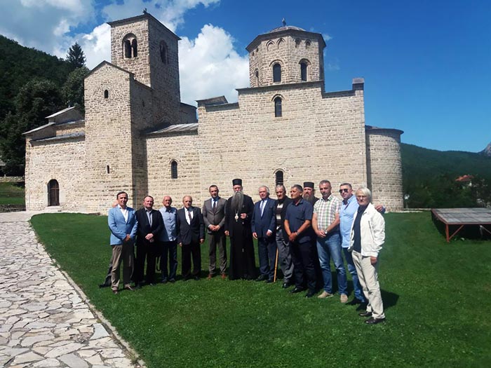 Епископ Јоаникије примио чланове почасног предсједништва Удружења Васојевића