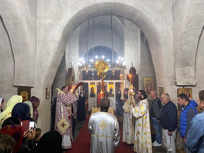 Бденије уочи Крстовдана у манастиру Ђурђеви Ступови