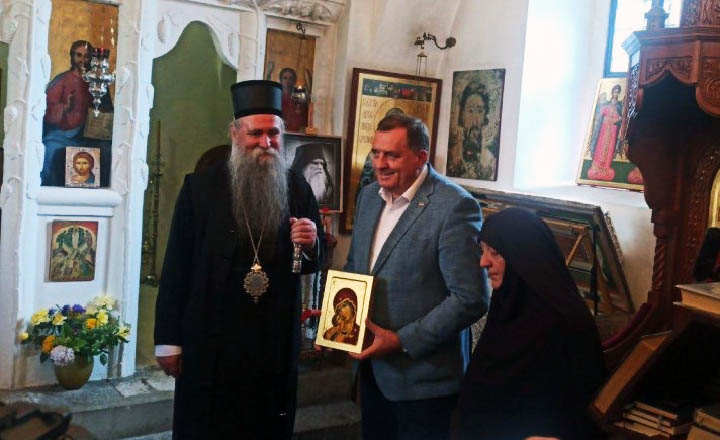 Митрополит Јоаникије у манастиру Ждребаоник