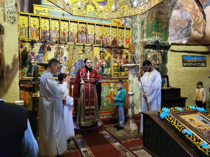 Литургија на празник Усековање главе Јована Kртитеља у Никољцу  