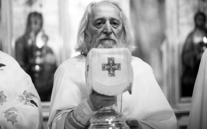 Владика Методије служио заупокојену Литургију о. Радојици Божовићу