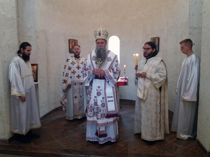 Литургијско сабрање у храму Светог Саве у Дапсићима