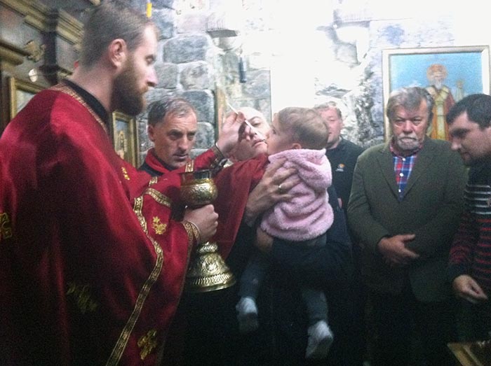 Покров Пресвете Богородице све нас закриљује