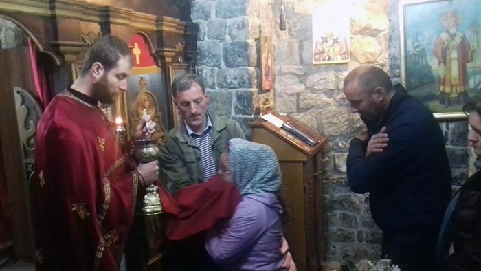 Кроз Свете Тајне и службе Божје се спашавамо