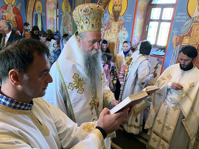 Освећење живописа у храму Благовијести у мојковачким Пољима