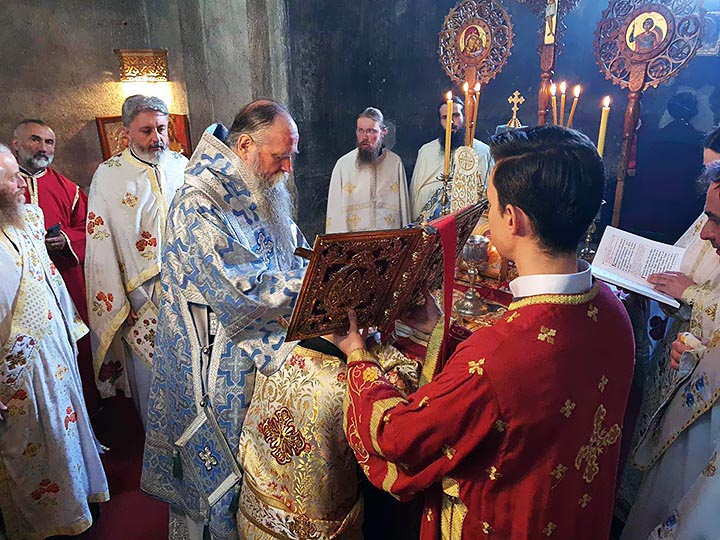 Рукоположење у манастиру Ђурђеви Ступови