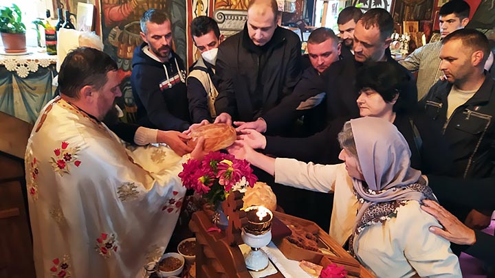 Света литургија у храму Светог Јована Крститеља у Страшевини