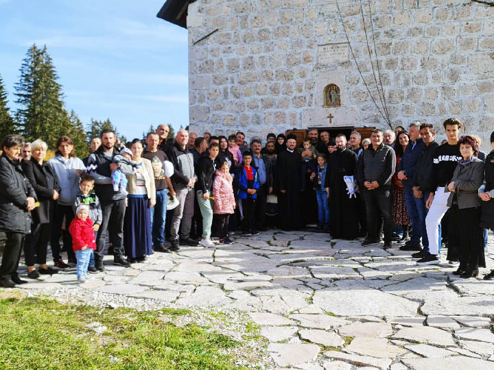 Преосвећени Епископ Методије служио у Жабљаку
