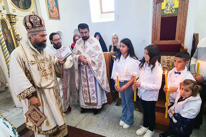 Епископ Методије богослужио у Павином Пољу