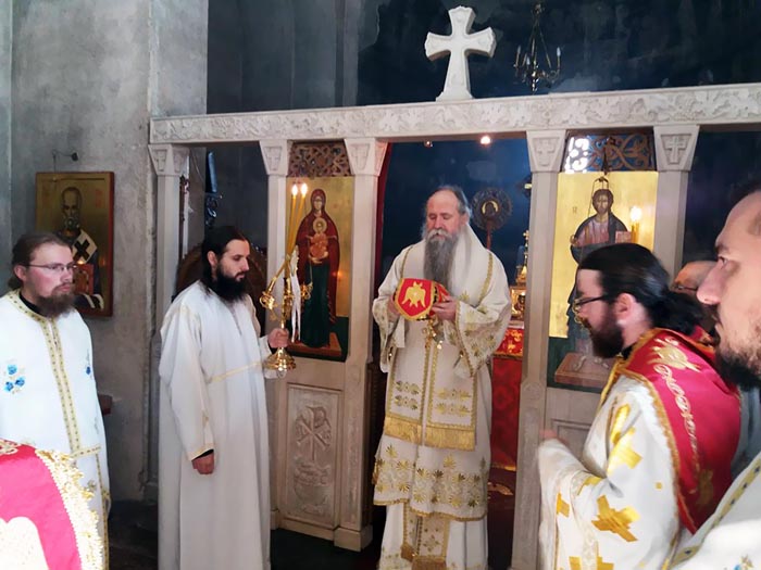 Литургија у манастиру Ђурђеви Ступови