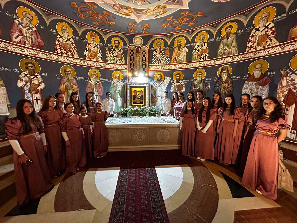 Обилазак светиња дјечијег хора ”Младенци” из Берана