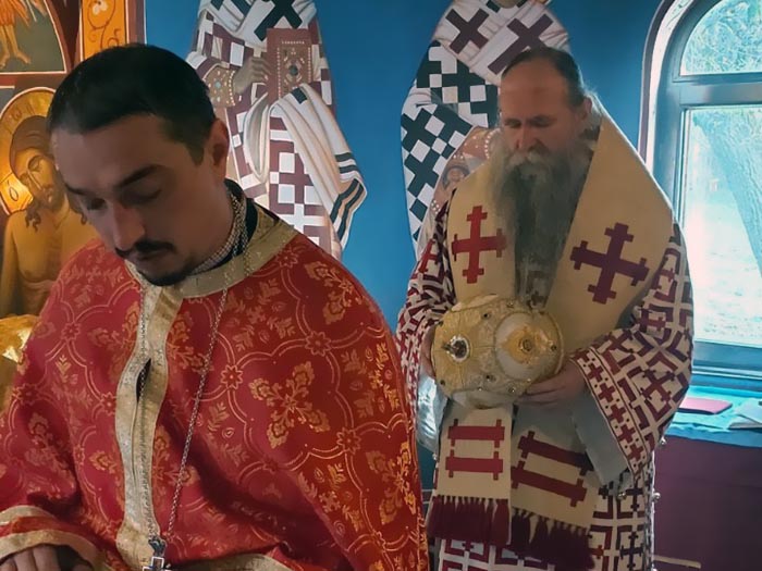 Света Архијерејска Литургија у Вољавцу