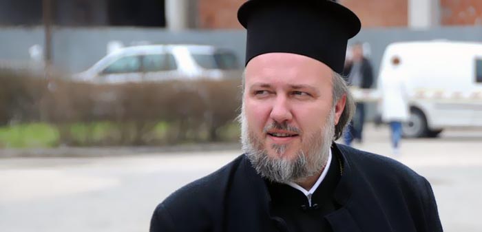 Протојереј-ставрофор Велибор Џомић: Тешко закону који се брани твитовима-митовима