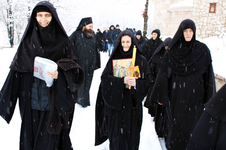 Литургија и монашење у манастиру Светог Јована Крститеља у пивским Долима