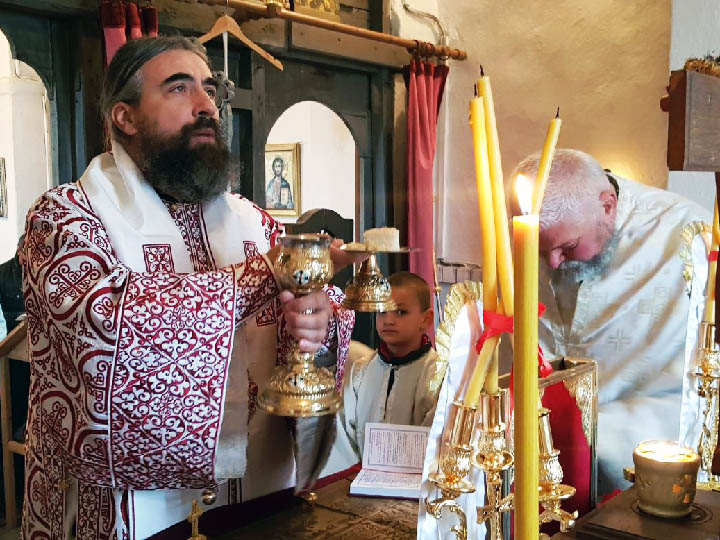 Епископ Методије служио Литургију у храму у Озринићима